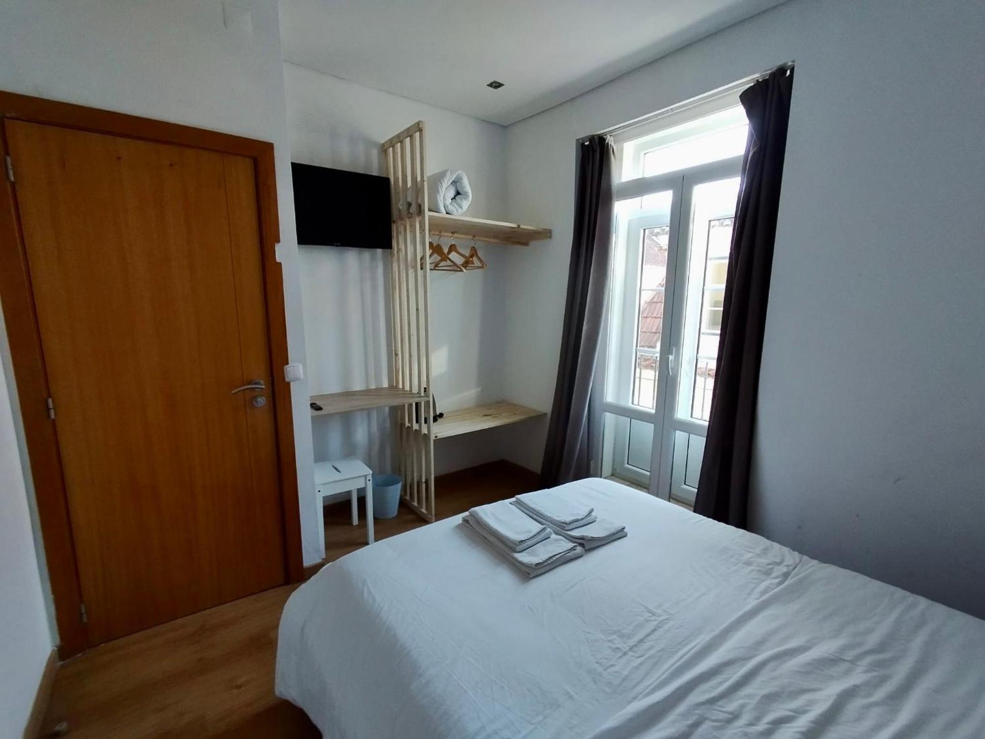 Bairro Alto Hostel Лиссабон Экстерьер фото